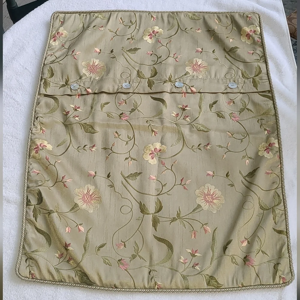 2 Embroidered Pillow‎ Sham Covers Beautiful light Olive green Floral Embroidered